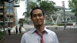 Des garçons asiatiques qui apprennent à mieux se connaître en anal