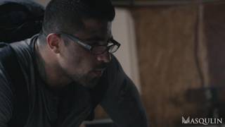 Ryan Bones punit Shane Jackson en faisant une sodomie