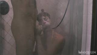 Sodomie sous la douche avec Jack Andy and Taylor Reign