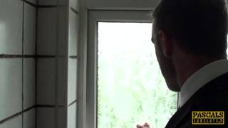 Pascal domine et fait jouir la chaude Alessa Savage