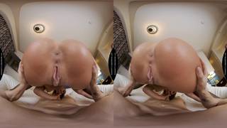 Vidéo porno VR avec la salope Gia Derza