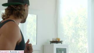 Je me ferais bien baiser après un bon bain