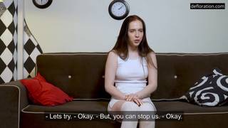 Faria Kuka la vierge veut devenir la reine du porno