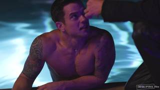 Dakota Payne fait de la deepthroat hard à Chris Damned