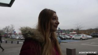 Il emmène une française mature chez lui pour niquer