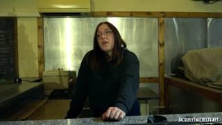 La française à lunettes va baiser après le boulot