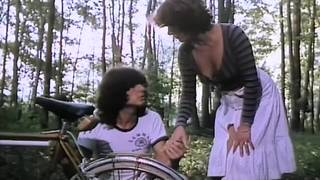 Scène de baise vintage avec des professionnels qui aiment baiser