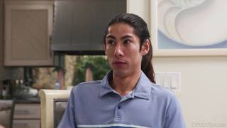 Il va tester la soeur de sa nouvelle copine!