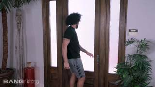 La prof de fitness se fait baiser dans les règles