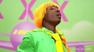 Venez vous envoyer en l'air sur XXX Airlines !