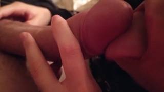 Je suce et fait jouir un inconnu pendant que sa femme travail