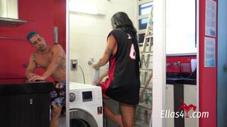 Evelyn Buarque se fait pilonner l'anus par Oscar Luz