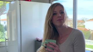 Aurbeaureal en compagnie d’une amie qui lui veut du bien