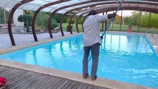 Giulia, 25ans, démarre en fanfare avec une partouze !