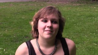 Un triangle anal avec ce cul d'amateur