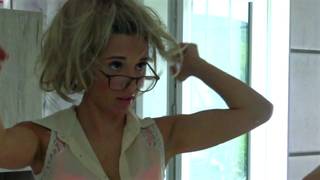 Assia se révèle être une très bonne négociatrice !