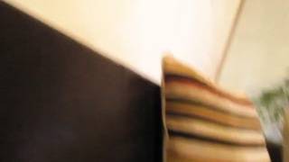 Estelle grosse salope se fait ramoner le cul et se gode en même temps