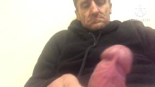 Serrer ma bite et me branler c'est bon