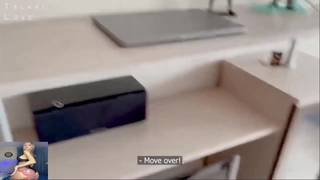 Cette brune aux fesses tatouées aime le sexe