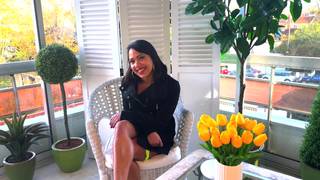 Christina trouve la partenaire idéale pour son initiation saphique