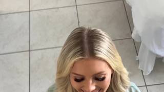 Une blonde se fait recouvrir le visage par le sperme de la BBC