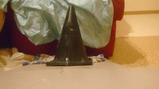 Plaisir anal gay avec un godemiché XXL