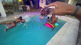 Les pool parties gay sont toujours les meilleures ici