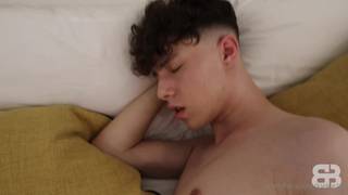Votre twink préféré est de retour