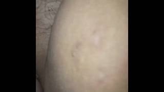 Une amateur dans une compilation hardcore faite à la maison