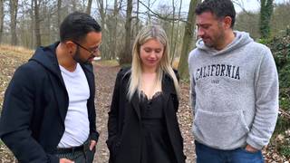 Française utilise bien sa bouche siliconée en trio