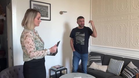 Babyfantasy83 s'amuse avec un dildo et une bite raide !