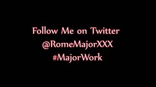 Beauté noire Ambitious Booty dans une scène chaude