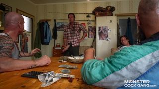 Une bande de salauds avec une belle-mère suceuse de bite