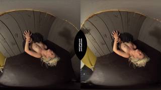 Gloryhole extrêmement chaud gangbang en réalité virtuelle