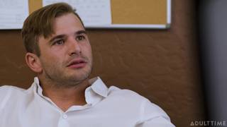 La patronne Maya Woulfe baise son employé !