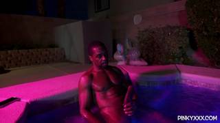 Alycia Starr nymphomane aux gros seins prend la bite noire