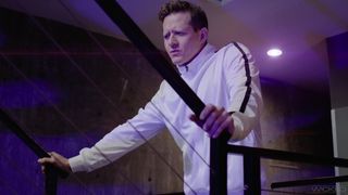 Robby Apples bouffe Freya Parker devant son mari AI