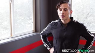 Dante Martin et Avery Jones baisant à la gym après un entraînement