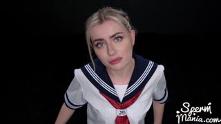 Emily Belle est une véritable maniaque du sperme et avale tout !