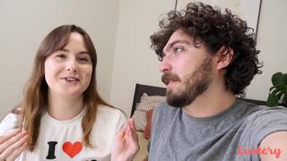 La potelée Asteria suce la bite de son ami et baise dans un POV