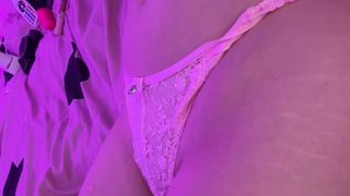 Léa Chipie sait qu'il est facile de le faire gicler avec sa bouche