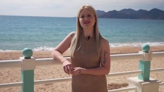 La blonde Georgia en trio avec des bbc pour la première fois