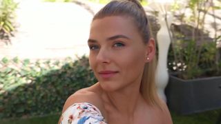 Belle infirmière de Belgique tourne un porno en France