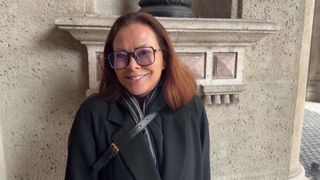 Olivia, cougar assumée dans un threesome sans limites !