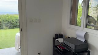 La MILF Jeny paye son réparateur avec une grosse baise !