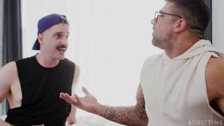 Ryan Bones et Seb Leblan se branlent tout en crevant d'envie de bite