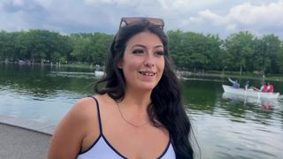 La deuxième scène de la française Mia est avec deux bites